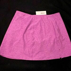 NWT Outdoor Voices Size large Hydrangea Pink Warmup Skort inseam 2.5” waist 30”